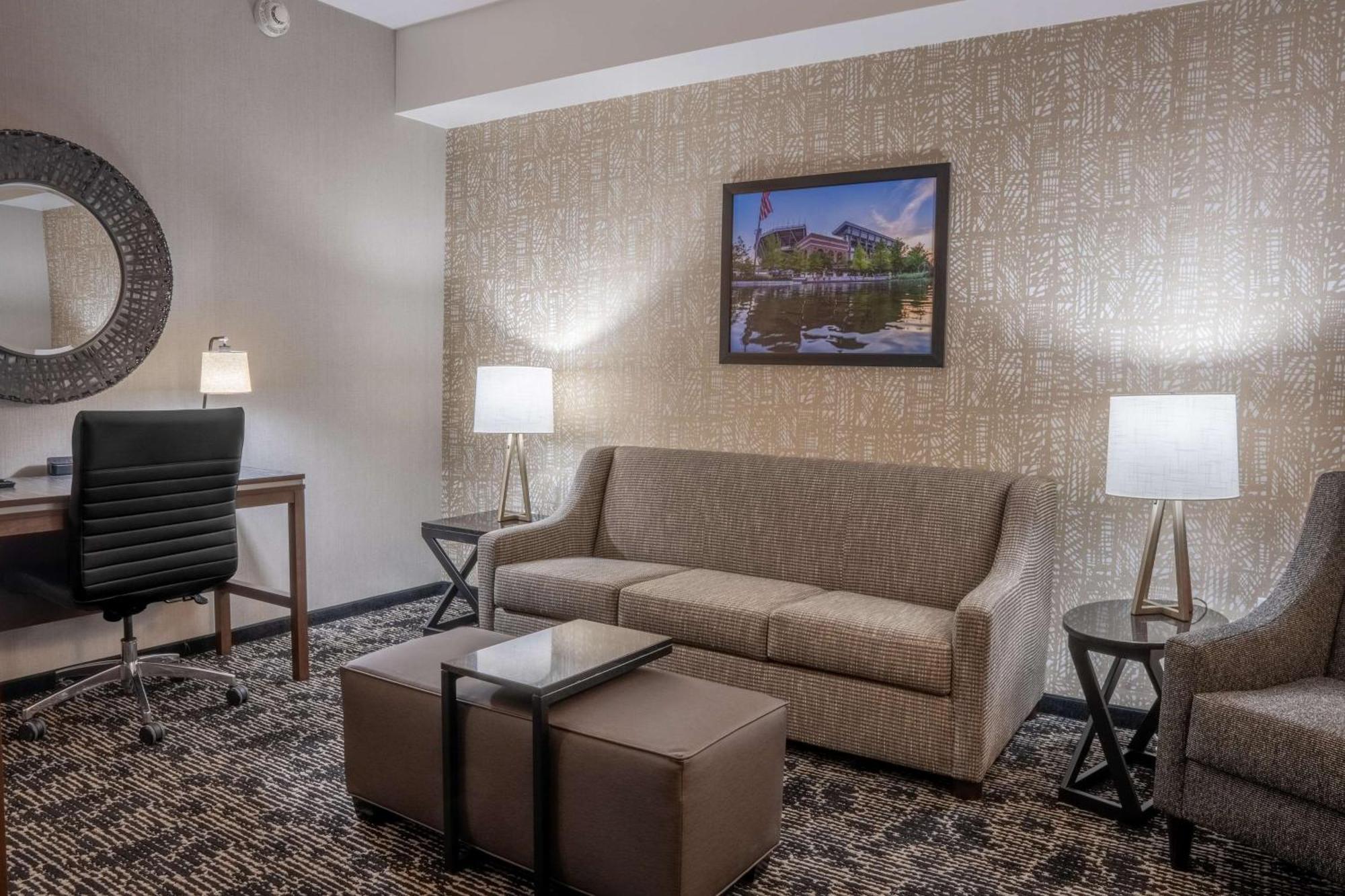 Drury Plaza Hotel College Station Exteriör bild
